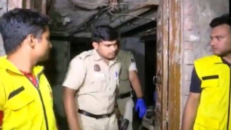 दिल्ली के जामिया नगर में लकड़ी के संदूक में मिली भाई-बहन की लाश, घर से खेलने निकले थे: मस्जिद से भी हुआ था लापता होने का ऐलान