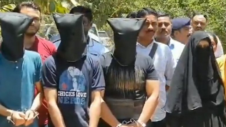 गुजरात के पोरबंदर से 3 कश्मीरी गिरफ्तार, ISIS में शामिल होने के लिए अफगानिस्तान भागने का था प्लान: सूरत से पकड़ी गई सुमैरा बानो लव जिहाद का भी चला रही थी रैकेट