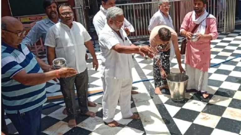 जुमे पर श्रीचंडी मंदिर में घुसा और पढ़ने लगा नमाज, हिंदुओं ने गंगाजल से किया शुद्धिकरण: CCTV फुटेज खँगाल रही पुलिस, UP के हापुड़ की घटना