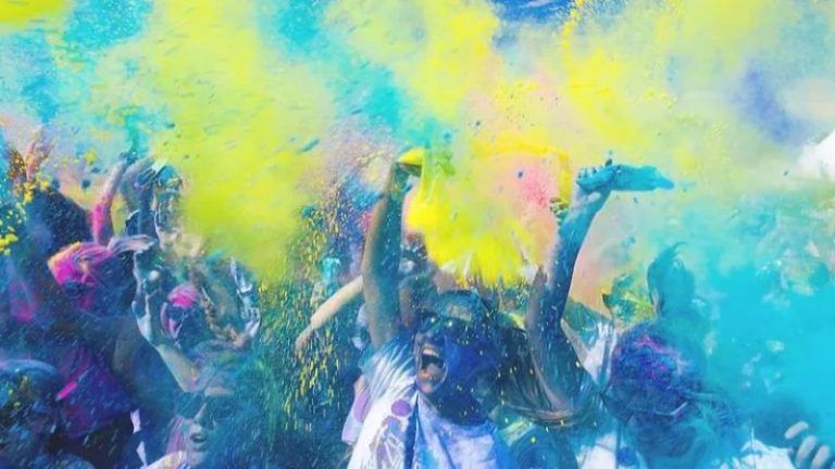 शिक्षण संस्थानों में होली पर लगा बैन पाकिस्तान ने लिया वापस, इस्लामी मूल्यों के खिलाफ बताकर प्रतिबंधित किया था हिंदुओं का त्योहार
