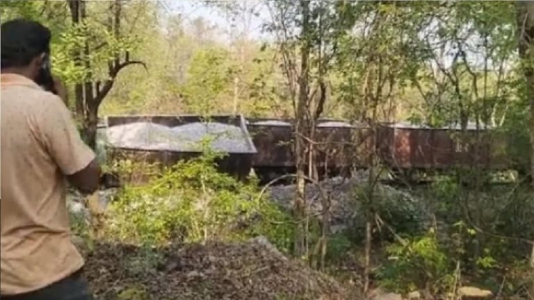 ट्रेन दुर्घटना पर कॉन्ग्रेस की राजनीति: जिस ट्रैक का भारतीय रेलवे से लेना-देना नहीं, उसके लिए कह रही- रेल मंत्री जवाब दो