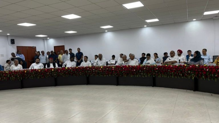पटना में नहीं मिला ‘फाॅर्मूला’, अब शिमला में होगी विपक्ष की बैठक: ज्वाइंट प्रेस काॅन्फ्रेंस से केजरीवाल का किनारा, BRS को काॅन्ग्रेस नहीं कबूल