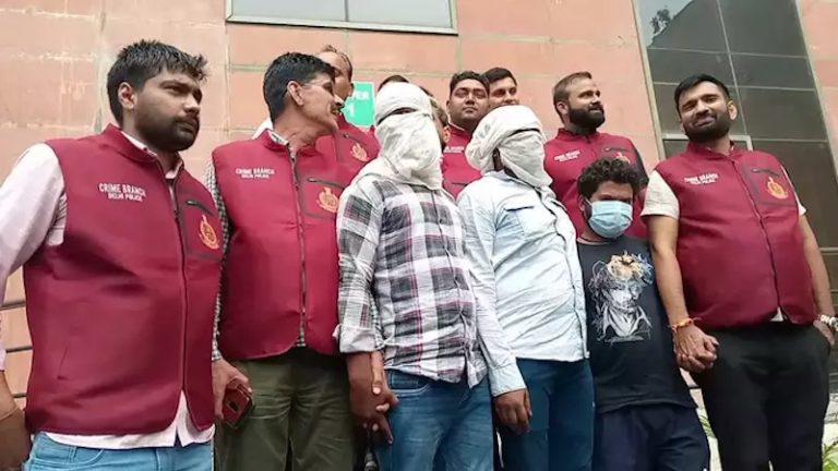 अमेजन का डिलीवरी बॉय उस्मान निकला प्रगति मैदान टनल लूटकांड का मास्टरमाइंड, भाई इरफ़ान भी दबोचा गया: ₹5 लाख, पिस्टल, बाइक, कारतूस बरामद