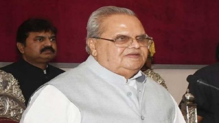 आग लग जाएगी, नाक रगड़ कर माँगनी पड़ेगी माफ़ी… सत्यपाल मलिक ने जातिवादी बातें कर के मोदी सरकार को धमकाया, बोले – मृत्युभोज पर मत खर्च करो पैसे