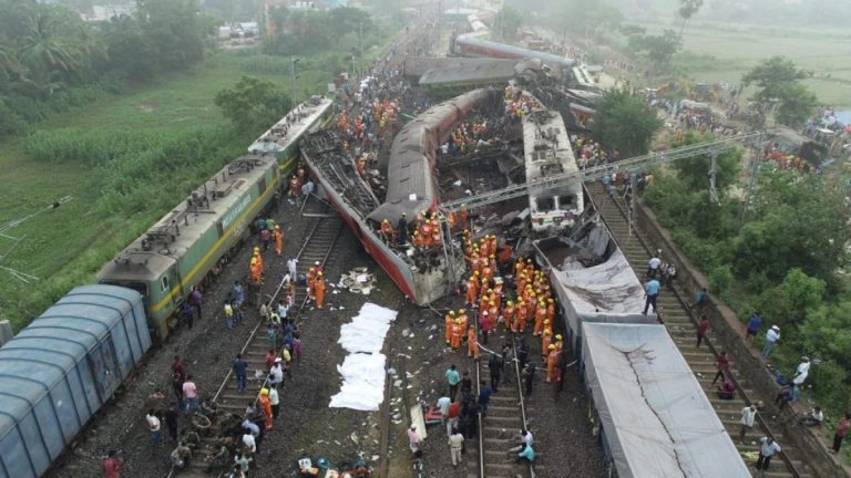 ‘ओडिशा ट्रेन हादसे के बाद हजारों लोग कैंसिल करवा रहे अपनी टिकट’: कॉन्ग्रेस के फर्जी दावे की खुली पोल, IRCTC ने आँकड़ों के साथ सच बताया