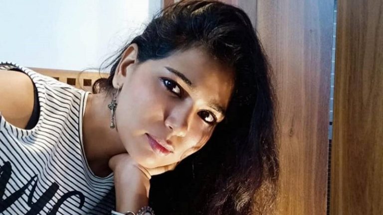 लेट गई अधनंगी, नाबालिग बेटे-बेटी से करवाई बॉडी पेंटिंग: हाई कोर्ट ने किया बरी, कहा- शरीर का नग्न प्रदर्शन अश्लीलता नहीं