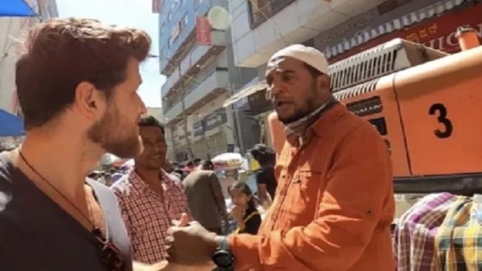 डच यूट्यूबर के साथ बदसलूकी