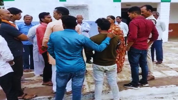 आगर मालवा, स्कूल, मध्य प्रदेश, तिलक