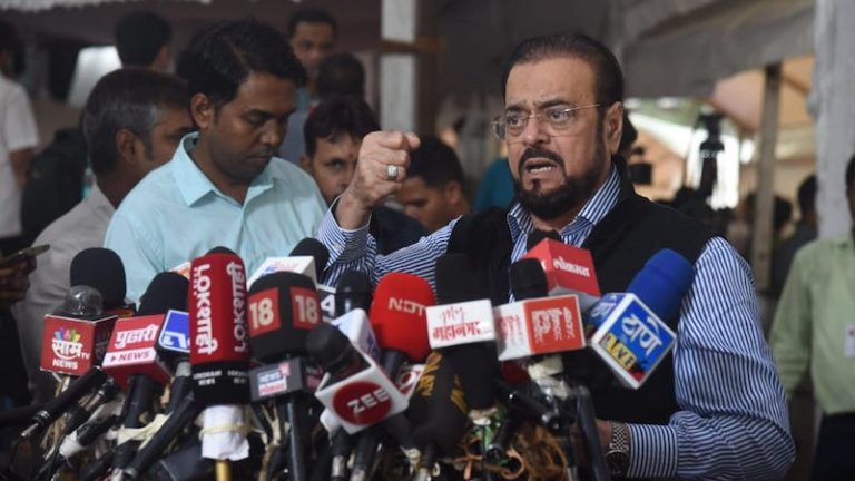 ‘वन्दे मातरम् नहीं बोलूँगा, अल्लाह के अलावा अपनी माँ के सामने भी सर नहीं झुका सकते’: महाराष्ट्र विधानसभा में सपा नेता अबू आजमी