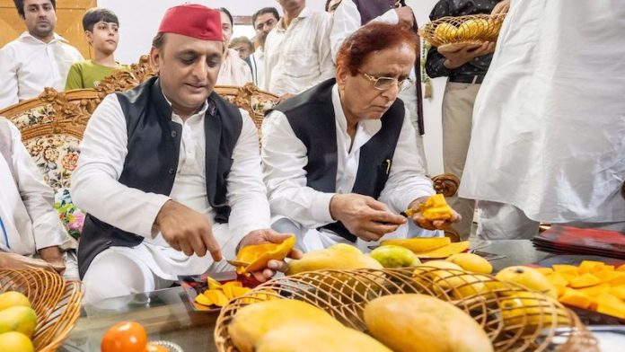 आजम खान, अखिलेश यादव, समाजवादी पार्टी