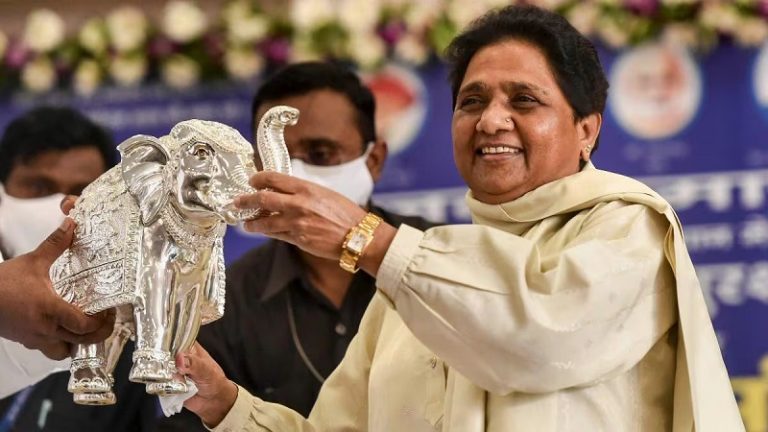 न NDA-न INDIA, अकेले लोकसभा चुनाव लड़ेगी BSP: बोलीं मायावती- कॉन्ग्रेस के साथी भी उसके जैसे ही जातिवादी और पूँजीवादी