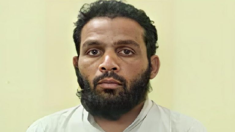 ‘मस्जिद में बम है’: मोहम्मद अनवर को कर्नाटक पुलिस ने पकड़ा, मदरसे के नाम पर चंदा वसूलने आया, ‘आतंकी हमले’ का झूठ फैलाकर चला गया