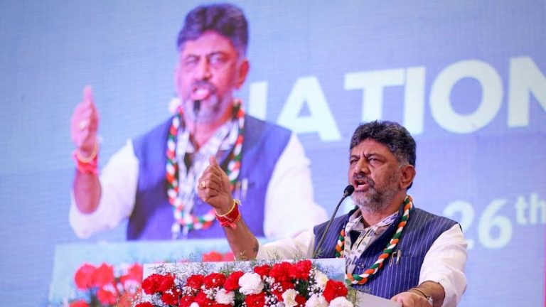 ‘विकास कार्यों के लिए फंड नहीं, चुनावी वादे पूरे करने हैं’: बोले कर्नाटक के डिप्टी CM, नाराज विधायकों को मनाने के लिए मुख्यमंत्री ने बुलाई बैठक