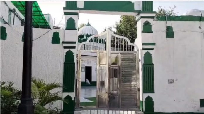 दिल्ली मस्जिद रेलवे नोटिस