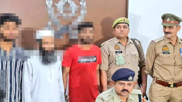 जो हिन्दू लड़की बनने जा रही थी मानव बम, राहिल की फोन में मिले उसके अश्लील वीडियो: देवबंद के मदरसों से कनेक्शन, 650 पन्नों की व्हाट्सएप्प चैट
