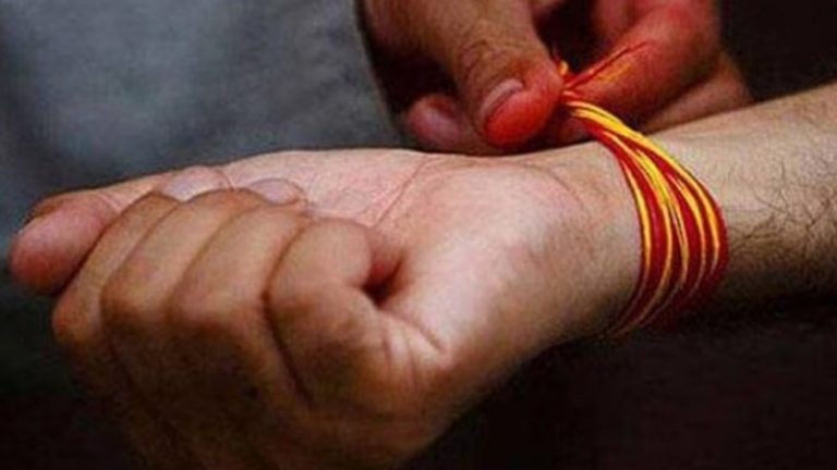 कलावा बाँधकर कार्मेल स्कूल में पढ़ने आया 9वीं का छात्र, टीचर ने पीटा; ब्लेड से काटने को किया मजबूर: झारखंड के बोकारो की घटना