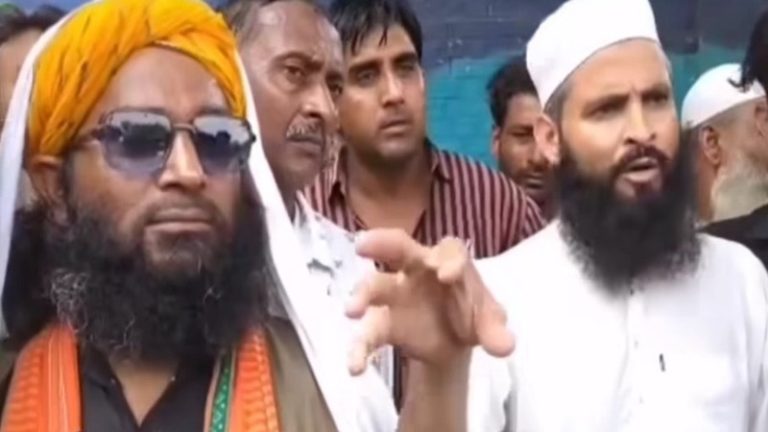 ‘गाँव में आएँ पुलिस वाले तो उनके हाथ-पैर तोड़ कर छिद्दी-छिद्दी कर दो’: हरियाणा के मेवात से जुटी भीड़ का ऐलान, कॉन्ग्रेस नेता आफताब अहमद भी सक्रिय