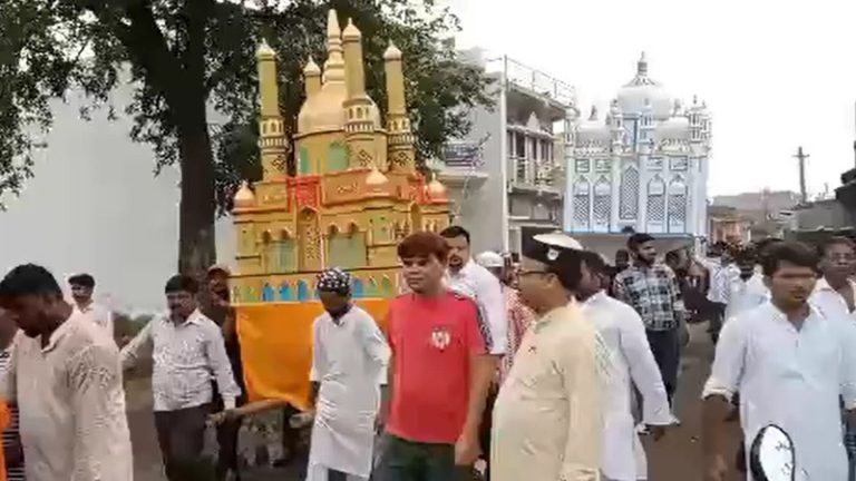 मुहर्रम में मातम: 6 की मौत, कइयों की हालत गंभीर – ताजिया में लगे बिजली के झटके, मुस्लिमों की आपसी भिड़ंत में दर्जनों घायल