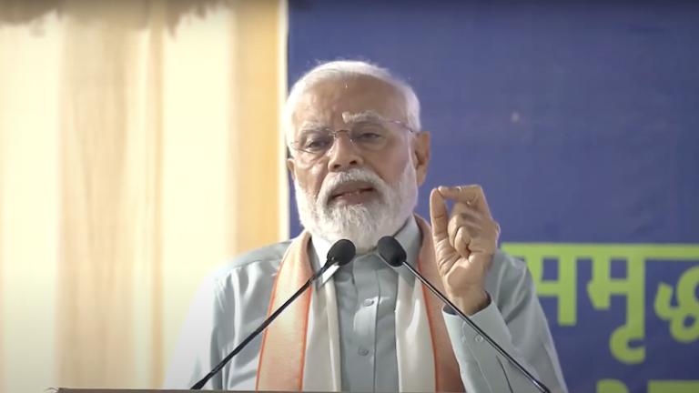 ‘कॉन्ग्रेस के काले कारनामे, ‘लाल डायरी’ के पन्ने खुले तो अच्छे-अच्छे निपट जाएँगे’: राजस्थान से PM मोदी ने किसानों के खाते में भेजे ₹18000 करोड़