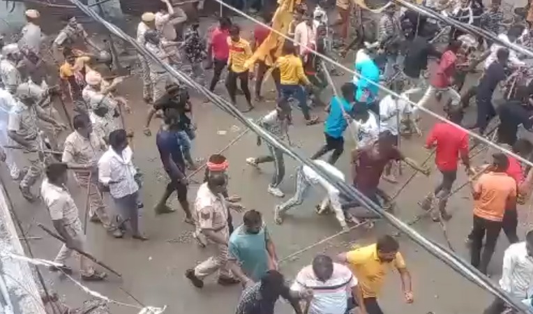 छात्रा की पानी की बोतल में किया पेशाब, बैग में डाल दिया I love You वाला लेटर: राजस्थान के भीलवाड़ा में ‘एक समुदाय के छात्र’ की हरकत से बवाल