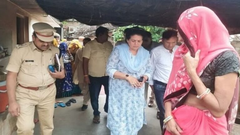 ‘ऐसा थप्पड़ मारूँगा कि आने वाले बच्चे भी बहरे पैदा होंगे’: जिस दलित लड़की का रेप-मर्डर, उसके परिजनों को धमकाने का राजस्थान पुलिस पर आरोप
