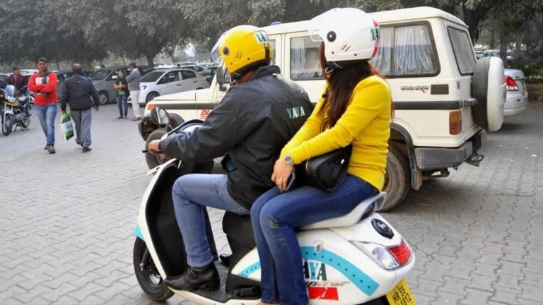 एक हाथ से बाइक ड्राइव, दूसरे हाथ से मास्टरबेशन… ड्रॉप करने के बाद ‘I Love You’ लिख भेज रहा था हार्ट-किस वाली इमोजी