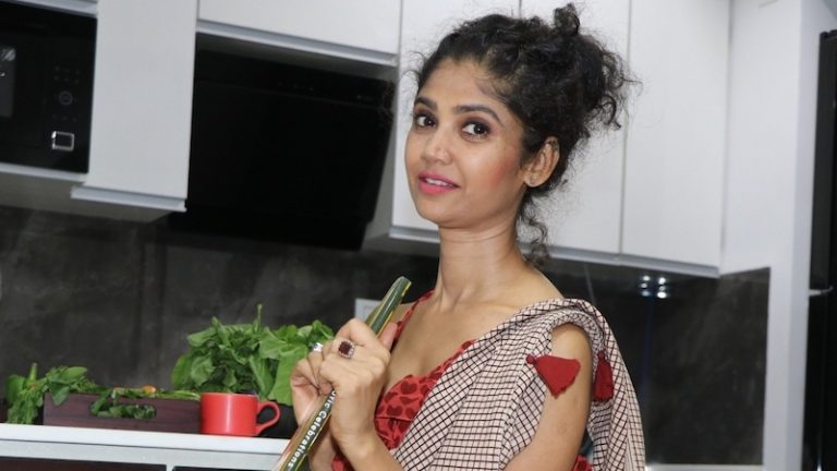 बेसुध लेटी लड़की, अस्त-व्यस्त पड़े कपड़े… ‘संतोषी माँ’ सीरियल की अभिनेत्री ने शेयर किया अपना कास्टिंग काउच अनुभव, बताया – कोल्डड्रिंक में नशा डाल पिलाया