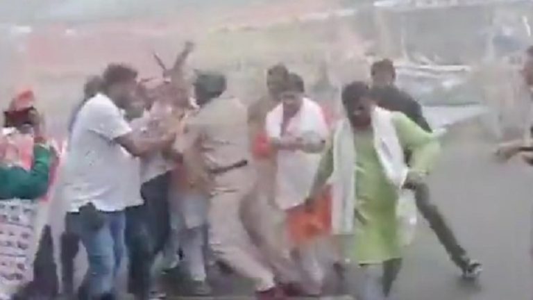 बिहार पुलिस के लाठीचार्ज में BJP नेता की मौत, MP सिग्रीवाल को सिर में आई चोटें: पटना में विरोध मार्च निकाल रहे नेताओं पर पानी-आँसू गैस भी बरसाए