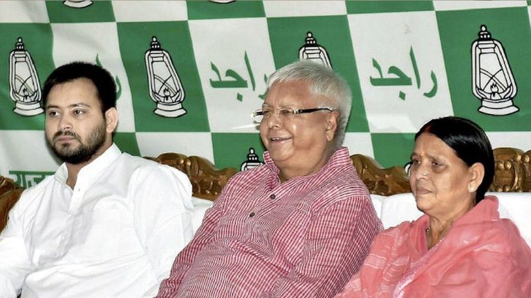 कौड़ियों के भाव लिखा ली करोड़ों की जमीन, लालू-राबड़ी ही नहीं बेटे-बेटियों को भी पहुँचा फायदा: ‘लैंड फॉर जॉब’ रेलवे घोटाले में CBI की चार्जशीट, देखें कारनामे