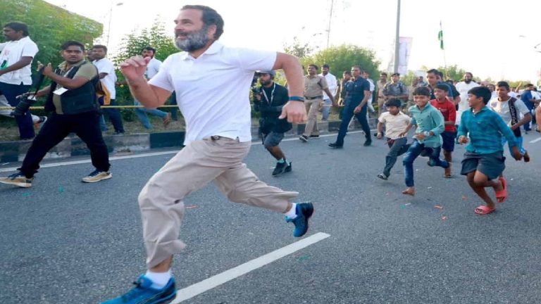 आयुर्वेद की शरण में पहुँचे राहुल गाँधी, 121 साल पुरानी वैद्यशाला में करा रहे हैं घुटने का इलाज; ‘भारत जोड़ो यात्रा’ से शुरू हुआ था दर्द