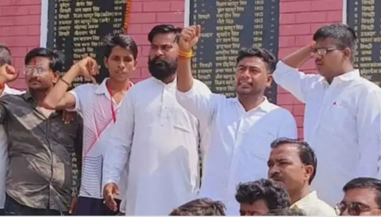 कॉन्ग्रेस नेता ने दलित पति-पत्नी को पीटा, भाग कर बचानी पड़ी जान: गुनाह – PM मोदी को बताया था देश का नायक
