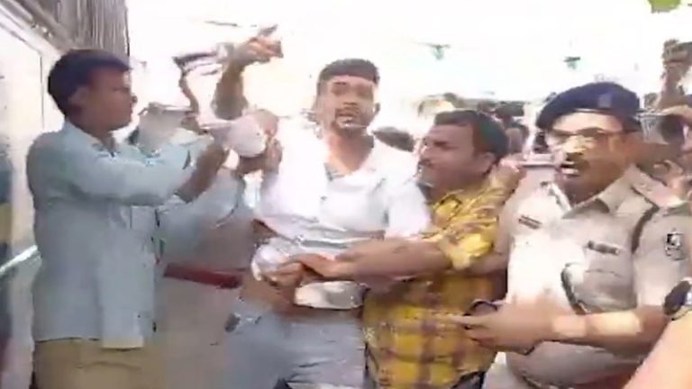 बिहार में अब कोर्ट भी सुरक्षित नहीं, अदालत परिसर में 2 को मार दी गई गोली: पुलिस की पहुँच से दूर हैं हमलावर, BJP ने माँगा CM नीतीश कुमार का इस्तीफा