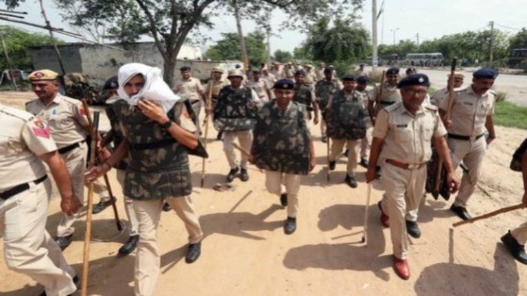 इंटरनेट बंद, स्कूल-बैंकों में छुट्टी, धारा-144 लागू, सीमाएँ सील… नूहं में अधूरी बृजमण्डल यात्रा को पूरा करने की घोषणा के बाद सख्ती, पैरा-मिलिट्री तैनात