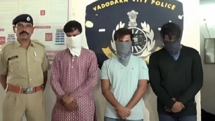वड़ोदरा पुलिस, गिरफ्तार, गुजरात