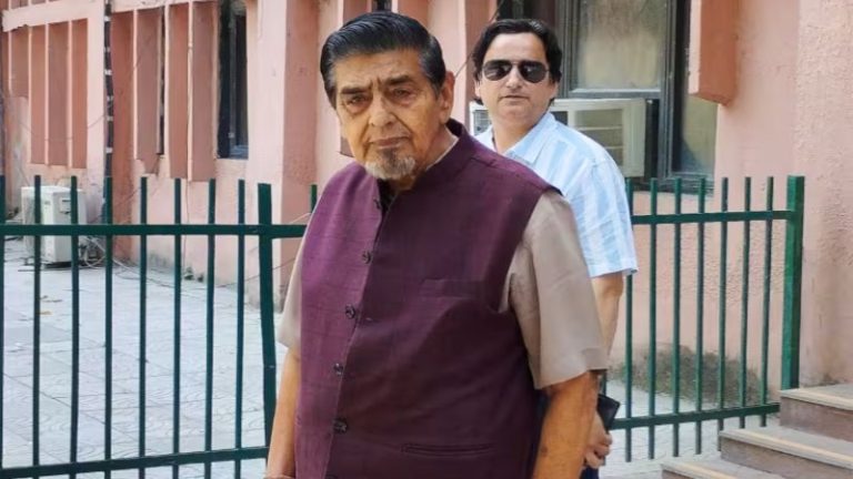भीड़ को उकसाया, गवाहों को धमकाया… सिख नरसंहार में 49 साल बाद कॉन्ग्रेस नेता के खिलाफ चार्जशीट, हथियारबंद दंगाइयों का कर रहे थे नेतृत्व