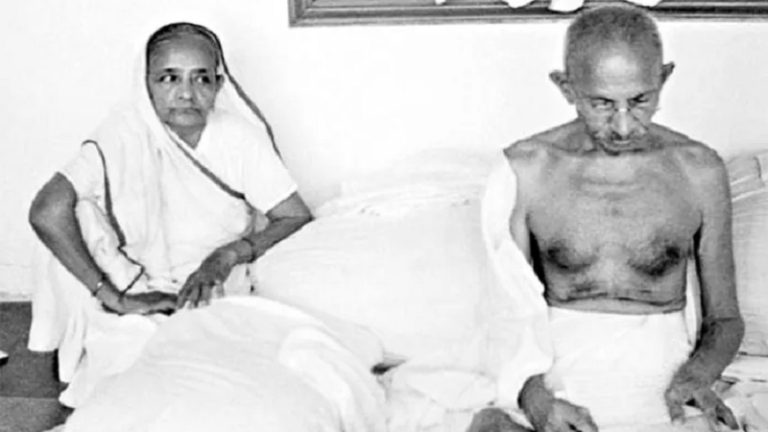 कस्तूरबा को गाँधी ने ‘पेनिसिलिन’ भी नहीं लेने दिया, हो गई मृत्यु: खुद अंग्रेज डॉक्टर से कराई सर्जरी, ‘ब्रह्मचर्य के प्रयोग’ वाली मनु का भी कराया ऑपरेशन