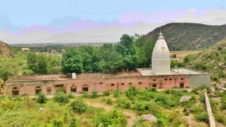 पहाड़ियों से मंदिर पर फायरिंग कर रही थी भीड़, लग रहे थे अल्लाहू अकबर-पाकिस्तान जिंदाबाद के नारे: जिन हिंदुओं ने मेवात में भोगा, उन्होंने सब कुछ बताया