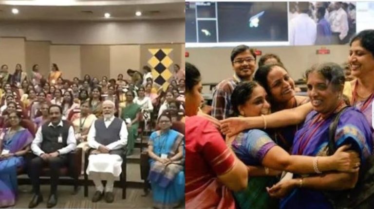 ‘साड़ी को पिछड़ेपन की निशानी बताने वालो, ये देखो शिक्षा और संस्कृति का मिश्रण’: ISRO की महिला वैज्ञानिकों को देख बोले लोग – ये है भारतीय परिधान की ताकत