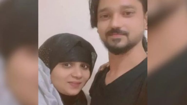 राजस्थान से लापता महिला, कुवैत से आई बुर्के में तस्वीर… घर से लाखों रुपए और 15 तोला सोना लेकर गई थी, पति ने बताया – इरफ़ान ने ब्रेनवॉश कर कराया धर्मांतरण