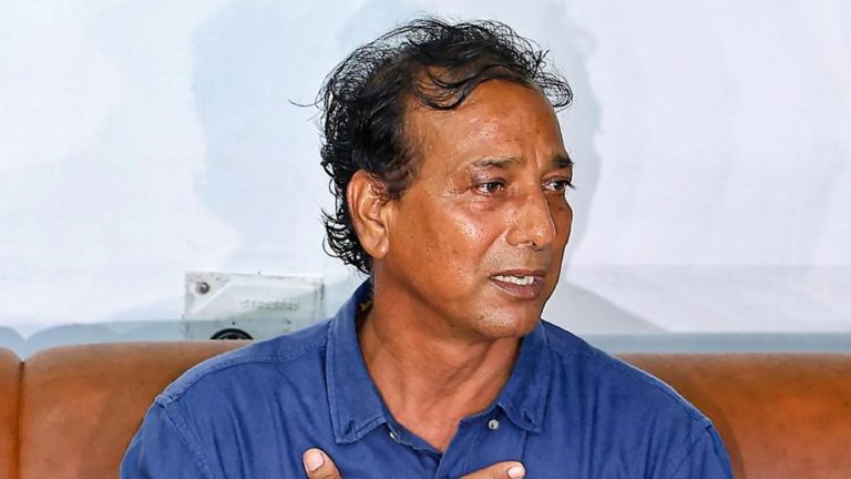 ‘लाल डायरी’ से सीएम गहलोत की मुश्किलें बढ़ाने वाले कॉन्ग्रेस नेता राजेंद्र गुढ़ा के घर पहुँची पुलिस: एक दिन पहले ही POCSO में दर्ज हुआ है मामला, सहयोगियों पर भी कार्रवाई