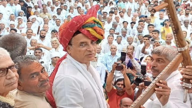 इंदौर में शिकायत के बाद कॉन्ग्रेस ने रणदीप सुरजेवाला को बनाया MP का प्रभारी, BJP ने कहा- जनता को ‘राक्षस’ बताने का मिला इनाम