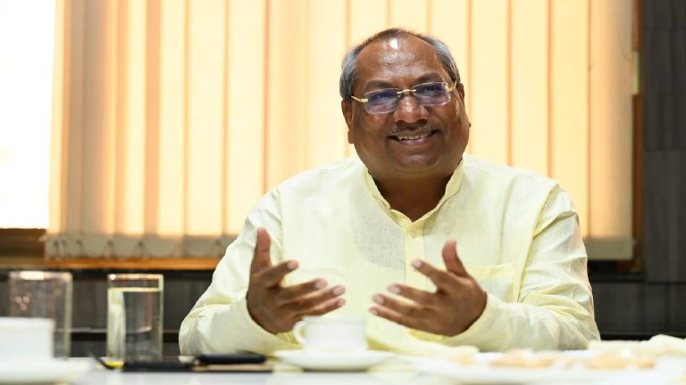 ‘जहाँ भगवान राम ने किया विश्राम, वहाँ अब हरे झंडे लहरा रहे’: बोले योगी के मंत्री- निषादराज किले से बाबरी की तरह हटाई जाए मस्जिद