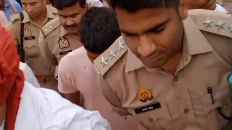 बंदूक की नोंक पर दलित बच्ची का अपहरण, पेड़ से लटकी मिली लाश… शादाब, फारुख, शफी, लतीफ़ और लकी मियाँ के खिलाफ FIR