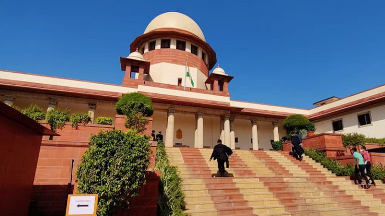 ‘पिछड़े समाज की तरह ट्रीट किए जाएँ ट्रांसजेंडर’: आरक्षण की माँग के बाद सरकार को सुप्रीम कोर्ट का नोटिस, कभी कहा था – राष्ट्रपति तय करेंगे कौन पिछड़ा