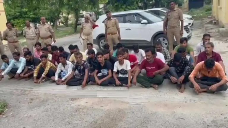 पाकिस्तान जिंदाबाद के नारे… अब देना होगा 1 करोड़ रुपए का हर्जाना: मुहर्रम में देशद्रोही घटना पर यूपी पुलिस-प्रशासन टाइट