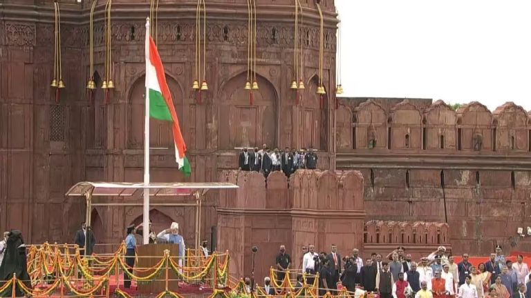 लाल किले पर विशेष अतिथि होंगे सेंट्रल विस्टा के श्रम योगी, सरपंच और किसान भी होंगे: स्वतंत्रता दिवस पर 954 को पुलिस पदक