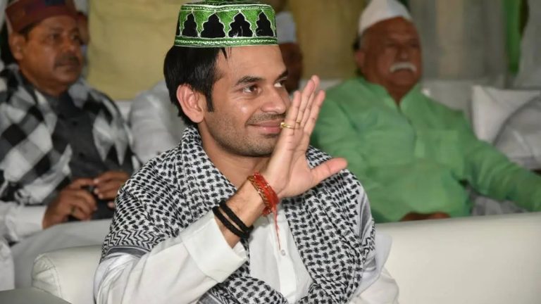 कट्टरपंथी मुस्लिमों से गाली खाकर तेज प्रताप यादव ने डिलीट किया एल्विश यादव को समर्थन वाला ट्वीट: तुष्टिकरण, डर या वोट… क्या हो सकता है कारण?