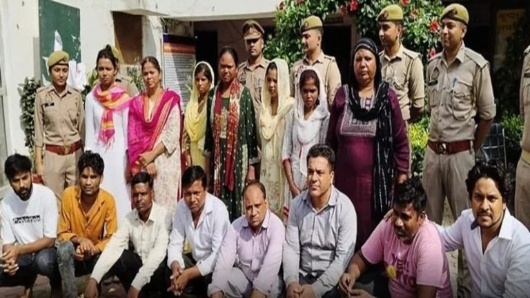कीर्तन के नाम पर हिंदुओं को बुलाया और बाँटने लगे बाइबिल, ईसाई बनने पर पैसों का लालच भी: धर्मांतरण रैकेट का पर्दाफाश, 7 महिलाओं सहित 15 गिरफ्तार