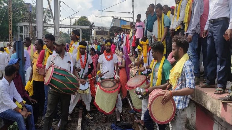 ST का दर्जा क्यों माँग रहे हैं झारखंड-ओडिशा-पश्चिम बंगाल के कुड़मी, अंग्रेजों ने पहले रखा-फिर हटाया; स्वतंत्र भारत में भी नहीं हुई सुनवाई: जानिए बिहार के कुर्मी कैसे हैं अलग