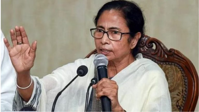 ममता बनर्जी ने बंगाल के विधायक-मंत्रियों की ₹40000 बढ़ाई सैलरी: कर्मचारियों की DA बढ़ाने की माँग पर बोलीं- मेरा सिर काट लो